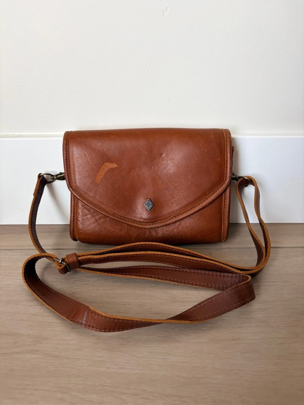 Nena & Co Tesoro Crossbody Wallet in Cafe - Picture 1 of 8